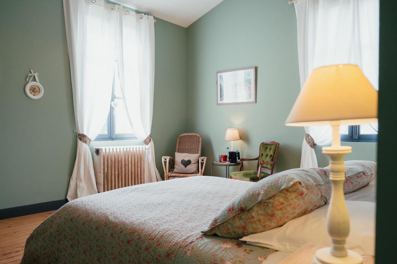 Villa 2 Pas Sages La Roche-Chalais Екстер'єр фото